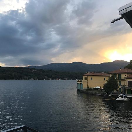 Notte sul Lago Gozzano Esterno foto