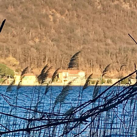 Notte sul Lago Gozzano Esterno foto