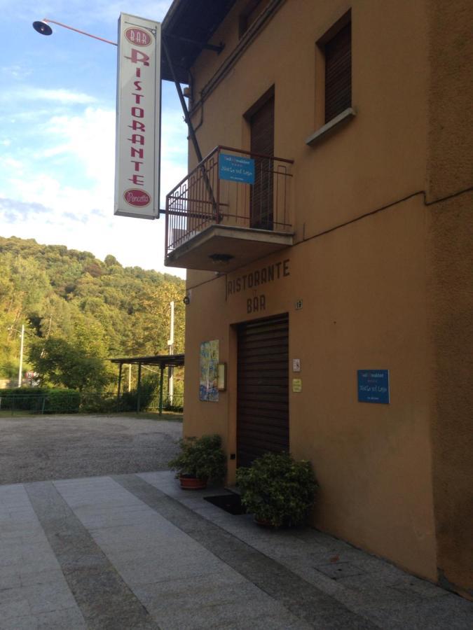 Notte sul Lago Gozzano Esterno foto
