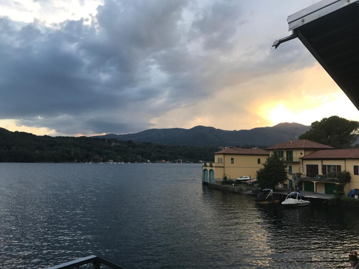 Notte sul Lago Gozzano Esterno foto